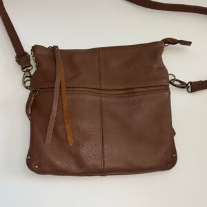 LUCKY BRAND BROWN LEATHER CROSSBODY HAS DETACHABLE STRAP BRASS HARDWARE